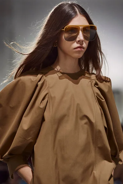 Look 54